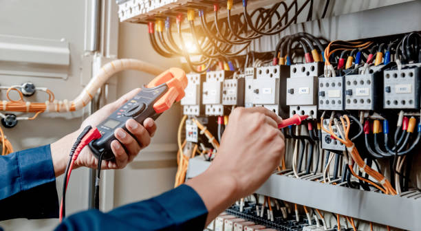 Best Electrician Near Me  in Des Moines, IA